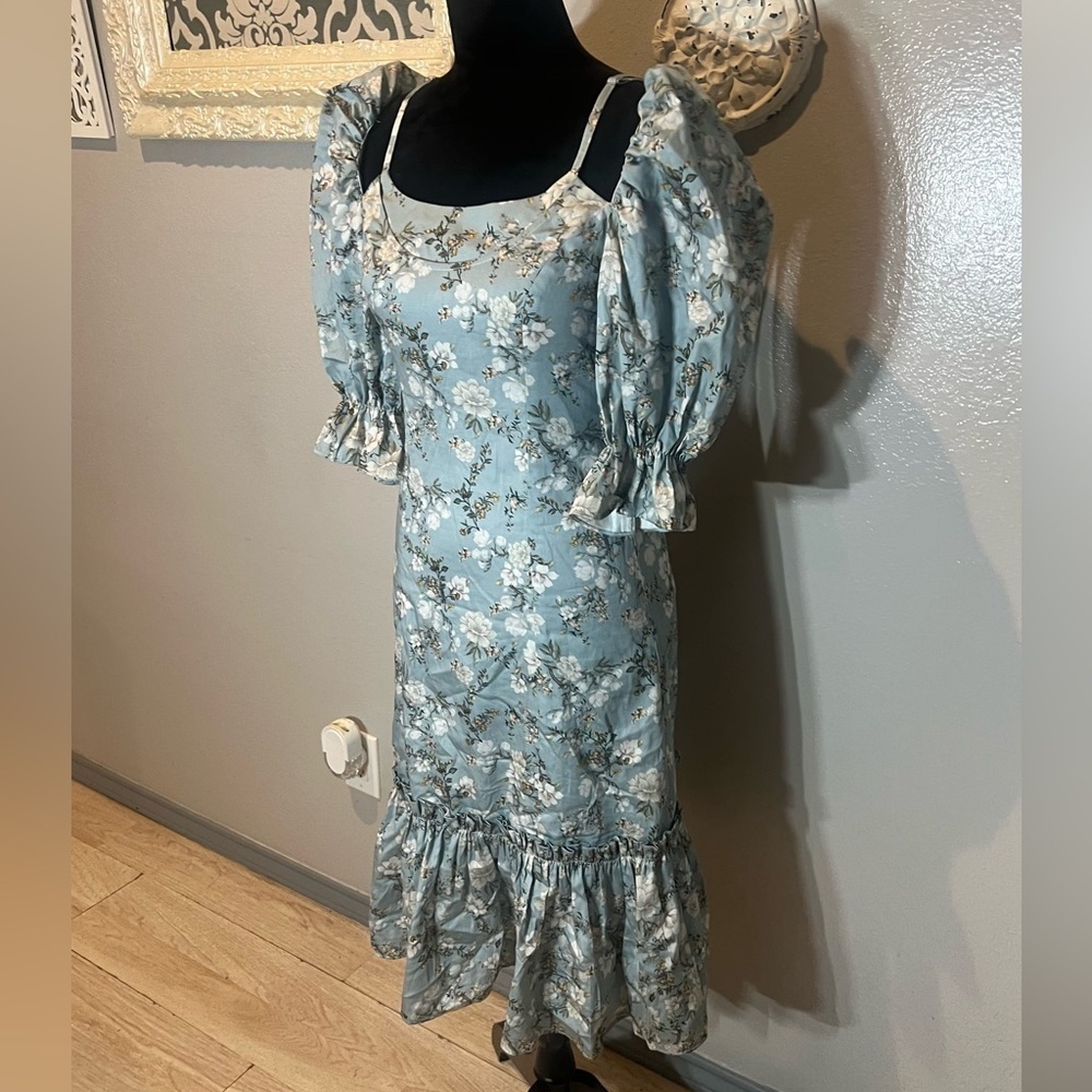 Reveux Floral Blue Puff Sleeve Dress - Picture 7 of 15